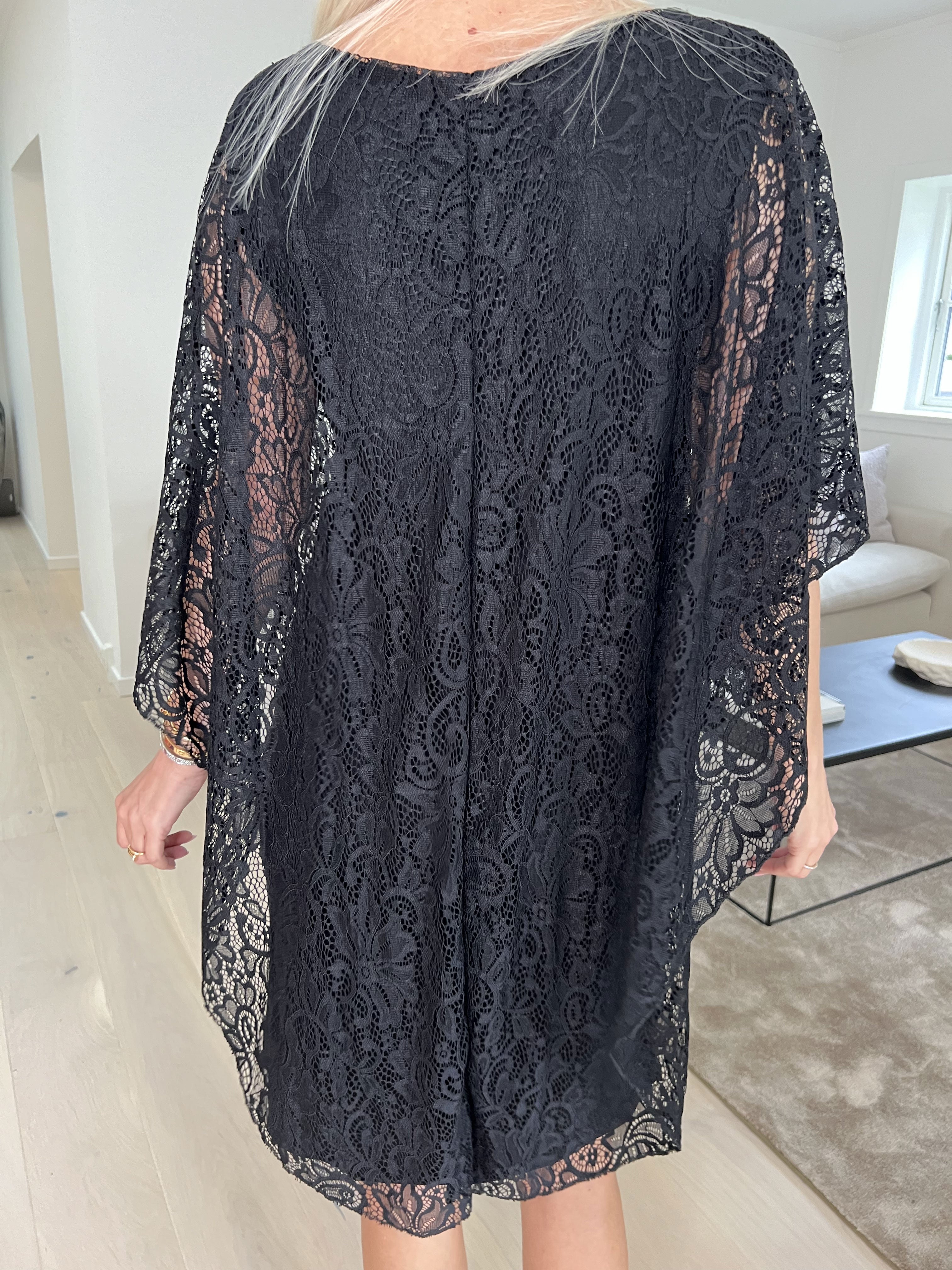 Kenya Lace - Söt tunikaklänning i spets